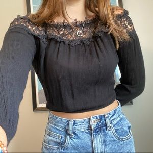 XS Hollister black lace top🖤